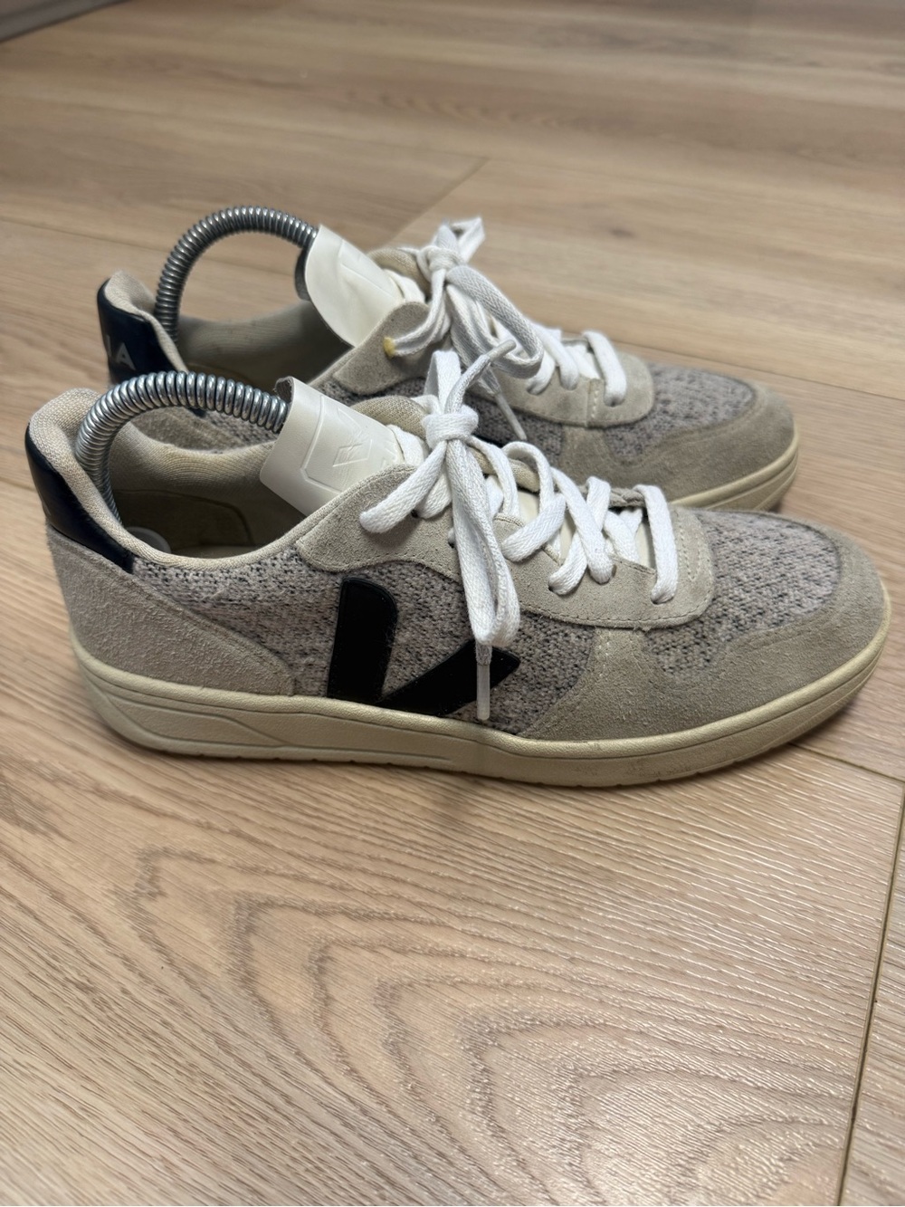 Veja V-10 sneakers in the 'Flannel Snow Black' colorway Woman’s size 8